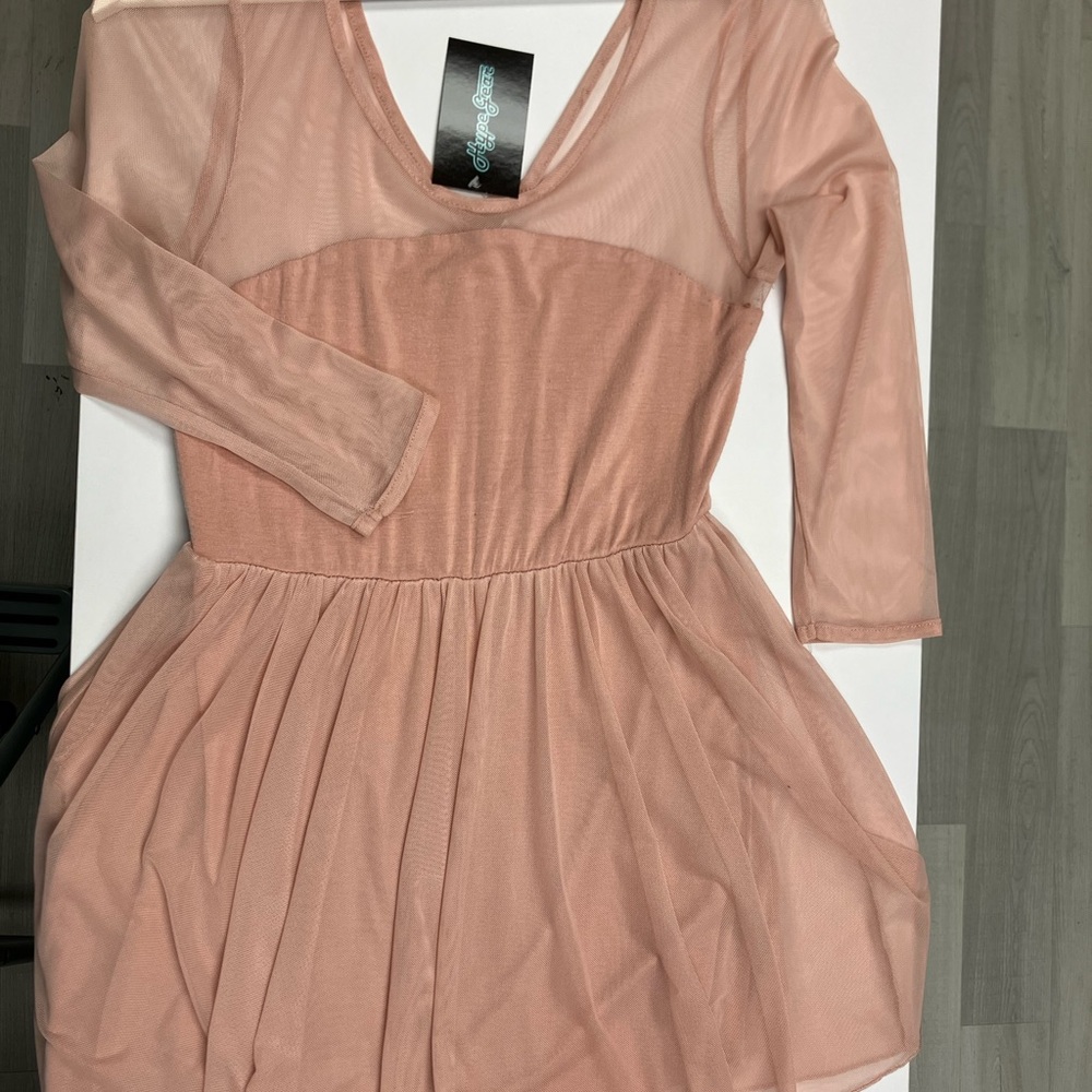 LIGHT PINk FLOWING
DRESs SHIRT